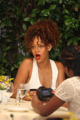 photo 24 in Rihanna gallery [id415074] 2011-08-26 00:00:00