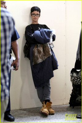 photo 4 in Rihanna gallery [id592273] 2012-12-23 00:00:00