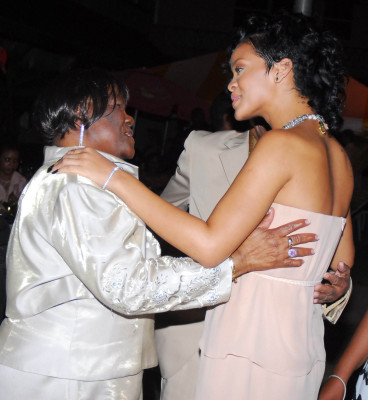photo 26 in Rihanna gallery [id579077] 2012-11-10 00:00:00