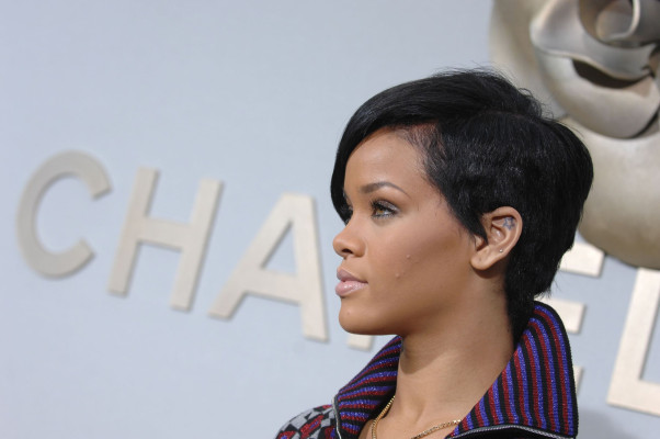 photo 19 in Rihanna gallery [id439160] 2011-11-23 00:00:00