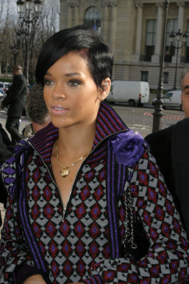 photo 4 in Rihanna gallery [id439123] 2011-11-23 00:00:00