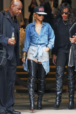 photo 3 in Rihanna gallery [id475679] 2012-03-06 00:00:00