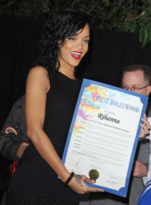 photo 25 in Rihanna gallery [id578588] 2012-11-10 00:00:00