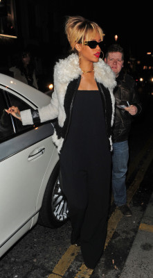 photo 18 in Rihanna gallery [id470178] 2012-02-27 00:00:00