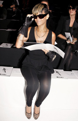 photo 5 in Rihanna gallery [id434615] 2011-11-11 00:00:00