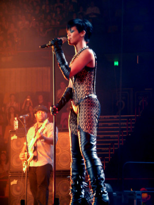 photo 17 in Rihanna gallery [id627693] 2013-04-24 00:00:00