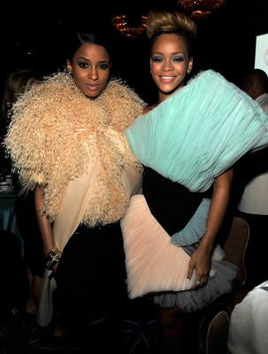 photo 18 in Rihanna gallery [id423847] 2011-09-30 00:00:00