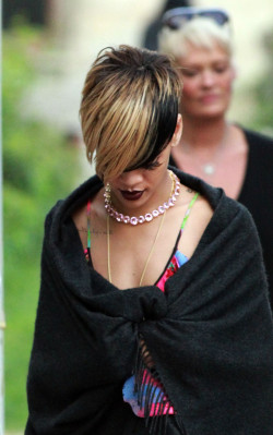 photo 28 in Rihanna gallery [id577603] 2012-11-07 00:00:00