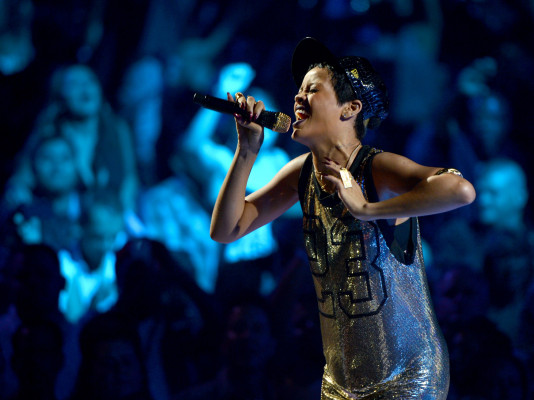 photo 27 in Rihanna gallery [id571702] 2012-10-17 00:00:00