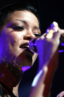 photo 28 in Rihanna gallery [id571699] 2012-10-17 00:00:00