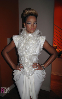 photo 3 in Rihanna gallery [id582846] 2012-11-19 00:00:00