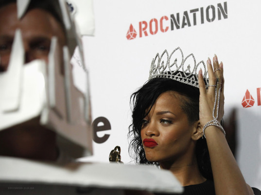 photo 23 in Rihanna gallery [id579667] 2012-11-11 00:00:00