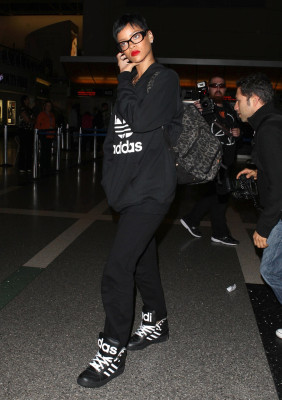 photo 24 in Rihanna gallery [id590295] 2012-12-12 00:00:00