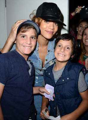 photo 25 in Rihanna gallery [id624197] 2013-04-10 00:00:00