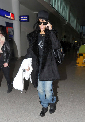 photo 15 in Rihanna gallery [id720633] 2014-04-16 00:00:00