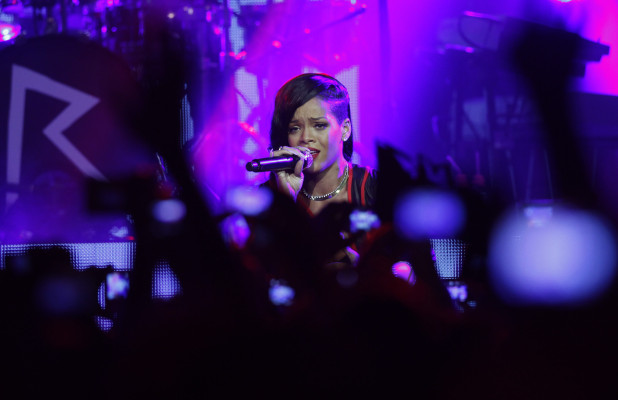 photo 16 in Rihanna gallery [id583372] 2012-11-20 00:00:00