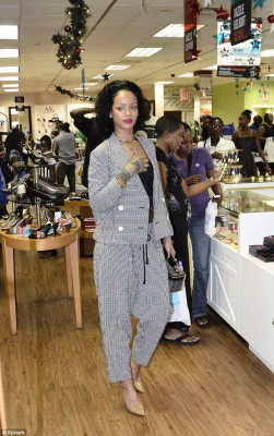 photo 11 in Rihanna gallery [id688230] 2013-12-28 00:00:00