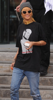 photo 10 in Rihanna gallery [id643593] 2013-06-23 00:00:00