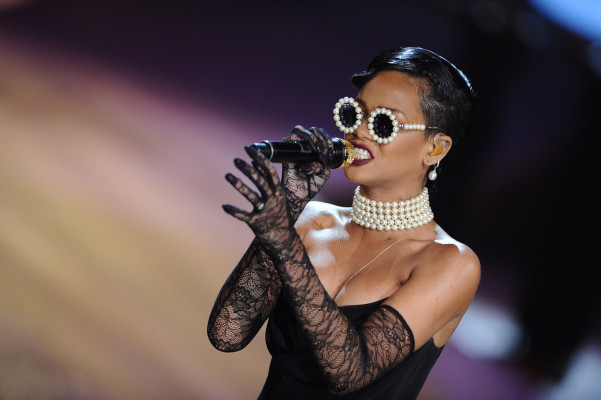 photo 14 in Rihanna gallery [id580584] 2012-11-12 00:00:00