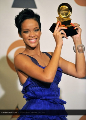 photo 12 in Rihanna gallery [id162830] 2009-06-03 00:00:00