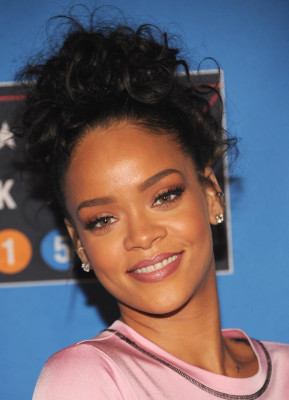 photo 18 in Rihanna gallery [id796372] 2015-03-10 00:00:00