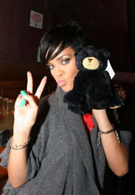 photo 26 in Rihanna gallery [id107219] 2008-08-14 00:00:00