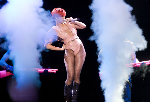 photo 19 in Rihanna gallery [id437315] 2011-11-18 00:00:00