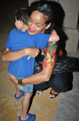 photo 20 in Rihanna gallery [id550756] 2012-08-21 00:00:00