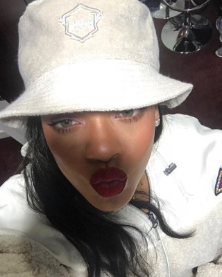 photo 4 in Rihanna gallery [id1052226] 2018-03-12 00:00:00