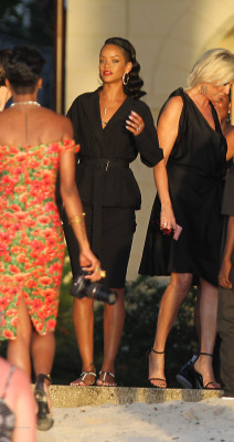 photo 8 in Rihanna gallery [id677291] 2013-11-12 00:00:00