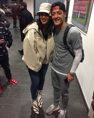 photo 5 in Rihanna gallery [id1052225] 2018-03-12 00:00:00