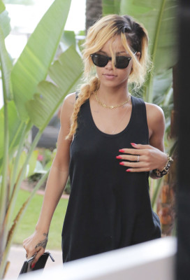 photo 3 in Rihanna gallery [id654999] 2013-08-01 00:00:00
