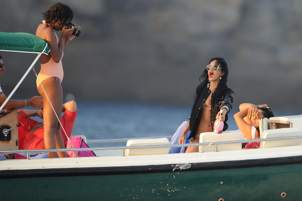 photo 14 in Rihanna gallery [id542529] 2012-07-31 00:00:00