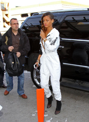 photo 17 in Rihanna gallery [id612221] 2013-03-11 00:00:00