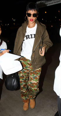 photo 15 in Rihanna gallery [id568397] 2012-10-08 00:00:00