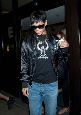 photo 28 in Rihanna gallery [id567798] 2012-10-07 00:00:00