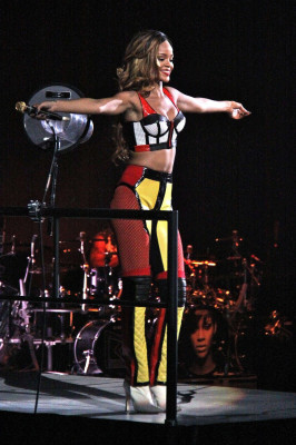 photo 7 in Rihanna gallery [id613440] 2013-03-15 00:00:00