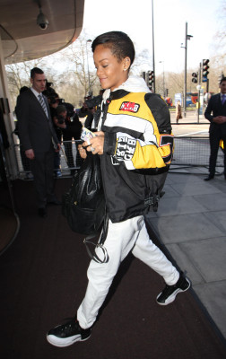 photo 14 in Rihanna gallery [id612339] 2013-03-11 00:00:00