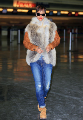 photo 18 in Rihanna gallery [id602999] 2013-02-04 00:00:00