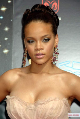 photo 3 in Rihanna gallery [id873611] 2016-03-13 00:00:00