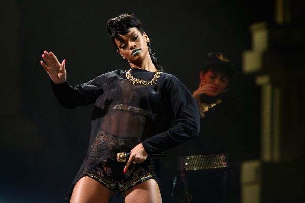 photo 12 in Rihanna gallery [id674575] 2013-10-29 00:00:00