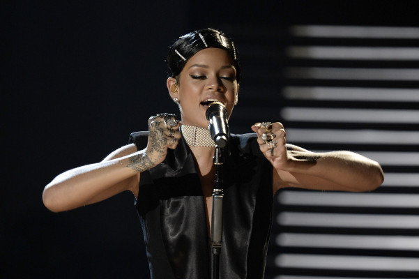 photo 16 in Rihanna gallery [id681932] 2013-12-01 00:00:00