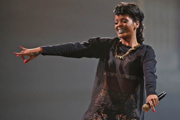 photo 21 in Rihanna gallery [id671647] 2013-10-21 00:00:00