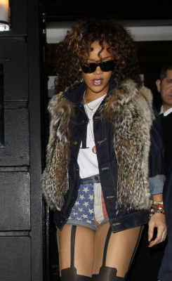 photo 28 in Rihanna gallery [id612679] 2013-03-13 00:00:00