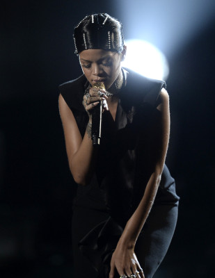 photo 17 in Rihanna gallery [id681931] 2013-12-01 00:00:00