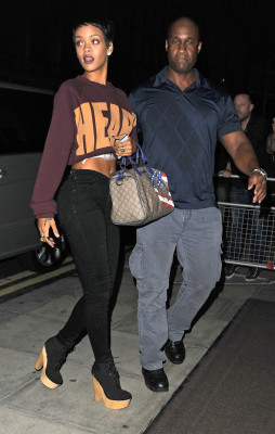photo 21 in Rihanna gallery [id560012] 2012-09-18 00:00:00