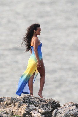 photo 25 in Rihanna gallery [id550437] 2012-08-21 00:00:00