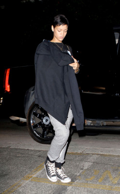 photo 17 in Rihanna gallery [id572103] 2012-10-20 00:00:00