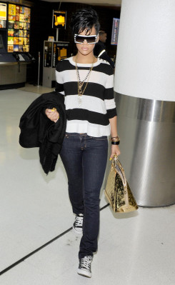 photo 25 in Rihanna gallery [id643219] 2013-06-19 00:00:00
