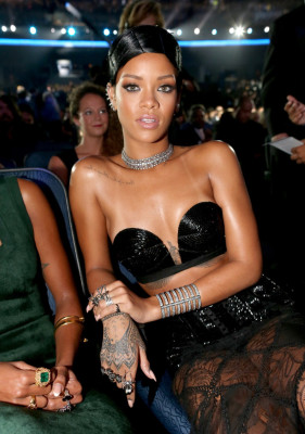 photo 29 in Rihanna gallery [id682404] 2013-12-03 00:00:00